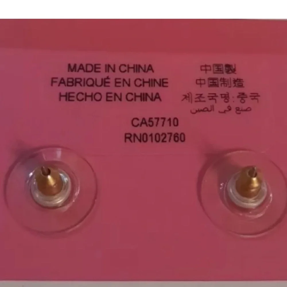 Kate Spade New York ♠️ sparkly red glitter square stud earrings - Picture 3 of 4